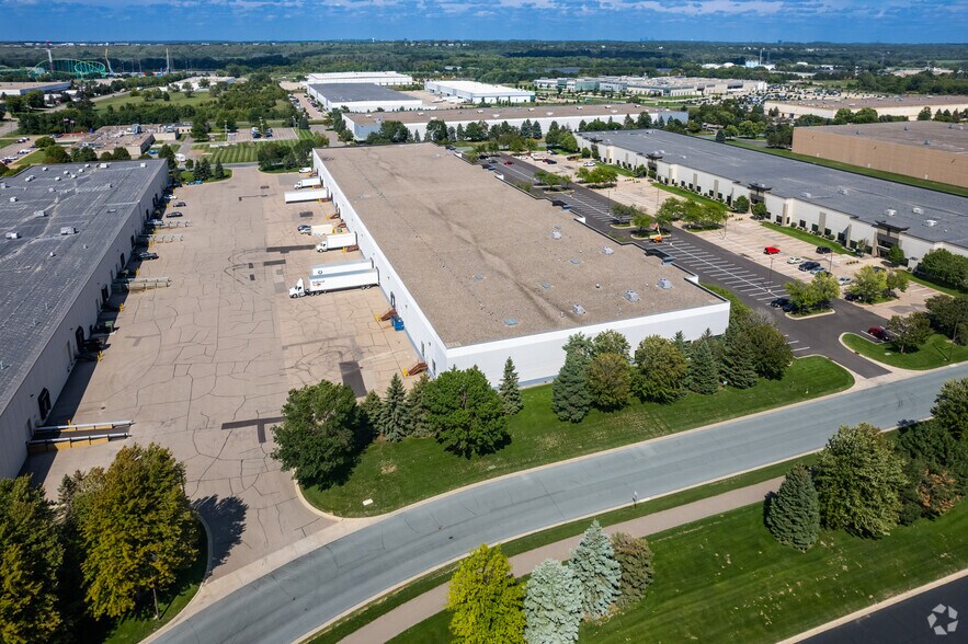 More Photos Of 5555 12th Ave E, Shakopee Research And Development For Lease