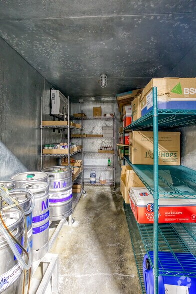 More Photos Of 155 N Gibson Rd, Henderson Warehouse For Sale