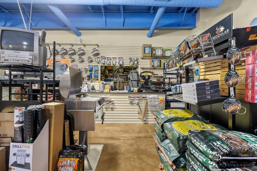 More Photos Of 3684 Tampa Rd, Oldsmar Storefront Retail Office For Sale