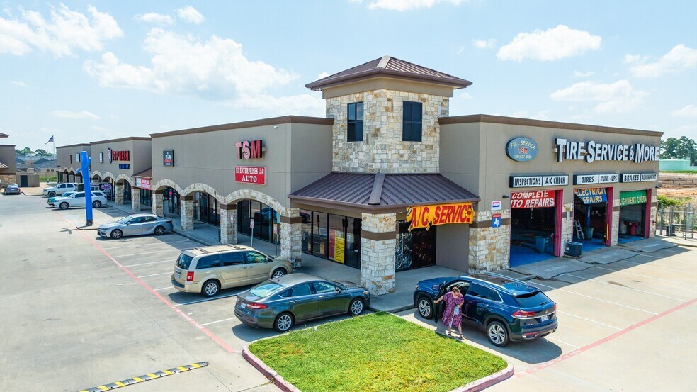 More Photos Of 1319 Cypress Creek Parkway, Houston Storefront For Lease