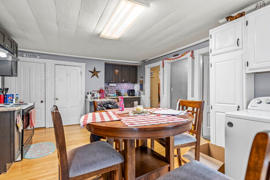 More Photos Of 455 Main St, South Berwick Apartments For Sale