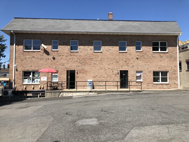 More Photos Of 111 Mill St, Greenwich Storefront Retail Office For Sale