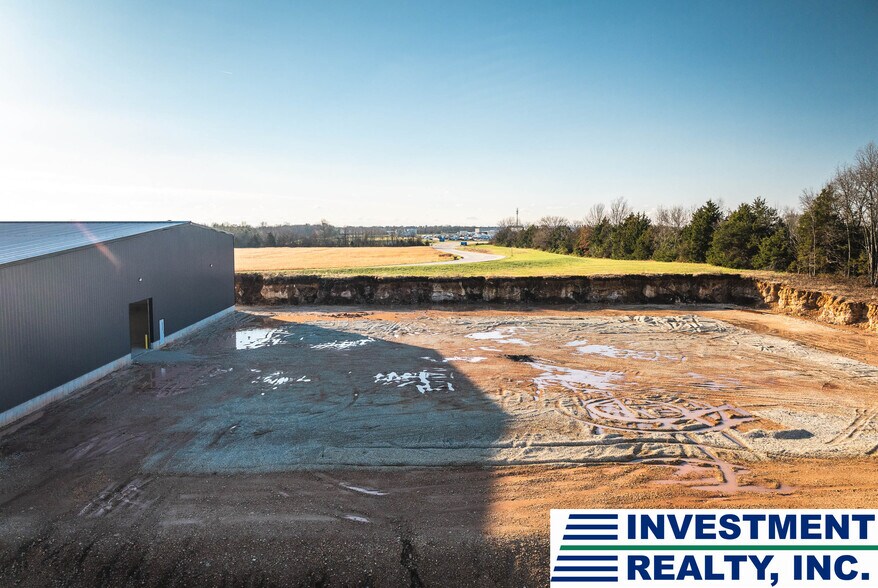 More Photos Of 405 Matlock Dr, Saint James Industrial For Lease