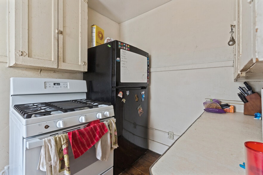 More Photos Of 431 6th Ave S, Clinton Apartments For Sale