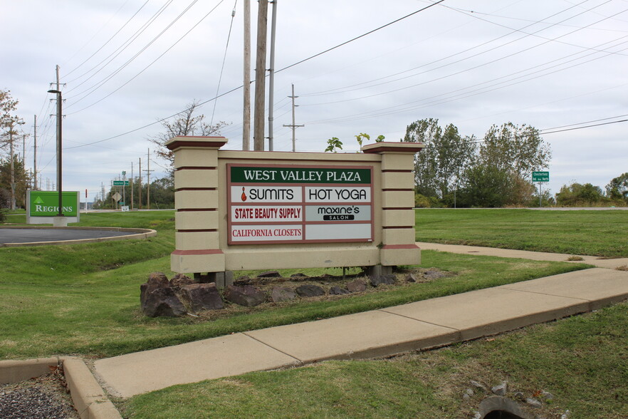 More Photos Of 17660-17688 Chesterfield Airport Rd, Chesterfield Freestanding For Lease