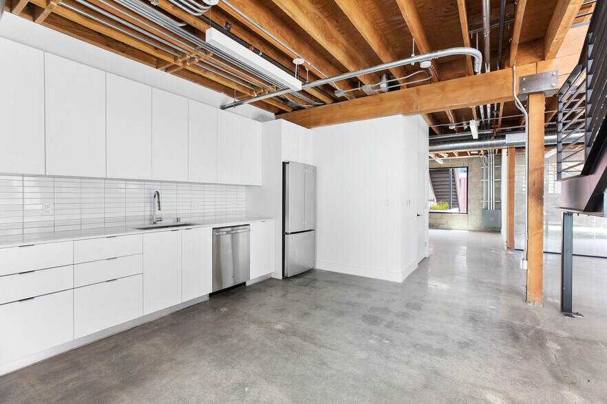 More Photos Of 13402-13412 Beach Ave, Marina Del Rey Loft Creative Space For Lease