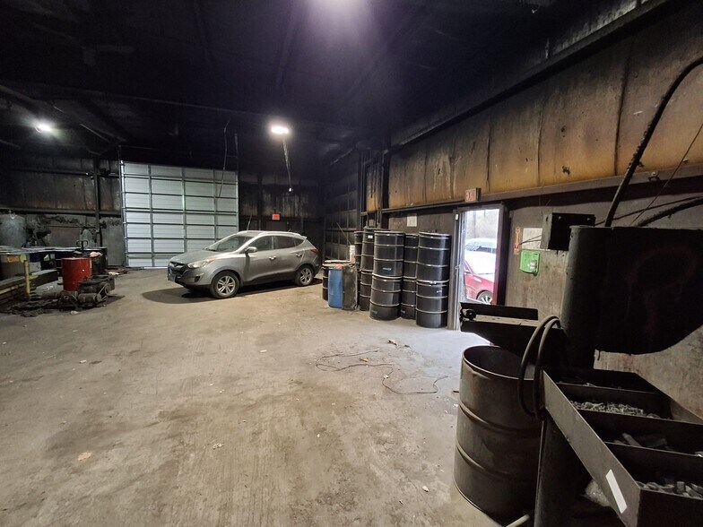 More Photos Of 610 W 81st St, Chicago Warehouse For Lease