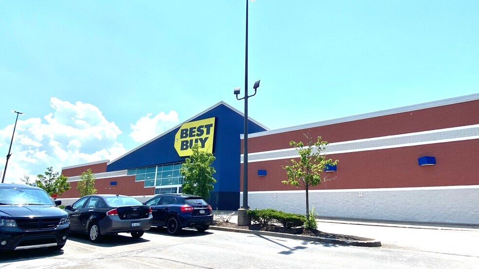 More Photos Of 5430 Peach St, Erie Drugstore For Sale