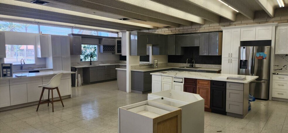 More Photos Of 2225 W Main St, Mesa Warehouse For Lease