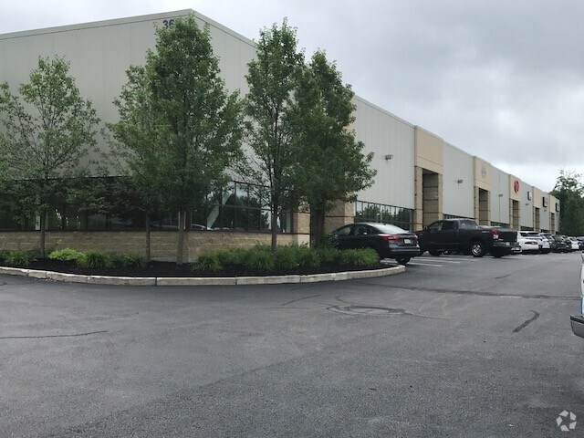 More Photos Of 362 Elm St, Marlborough Light Distribution For Lease