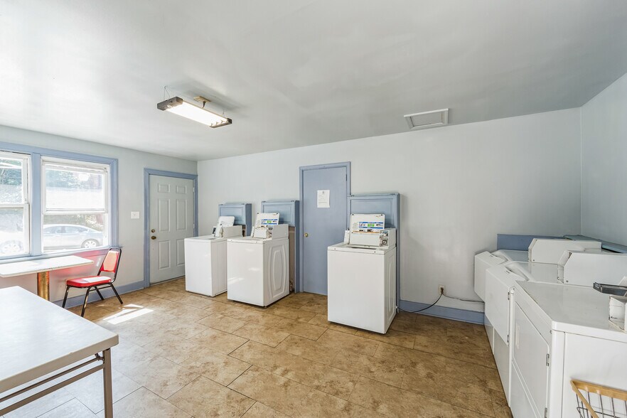 More Photos Of 211-17 Main St, Royersford Bar For Sale