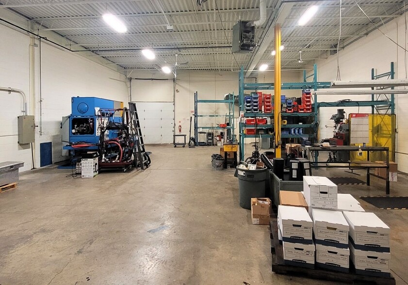 More Photos Of 85 Midpark Rd, London Industrial For Lease