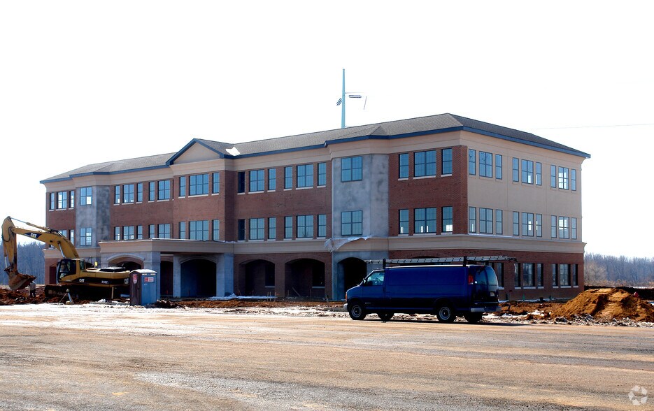 More Photos Of 2 Research Way, Monroe Township Medical For Lease