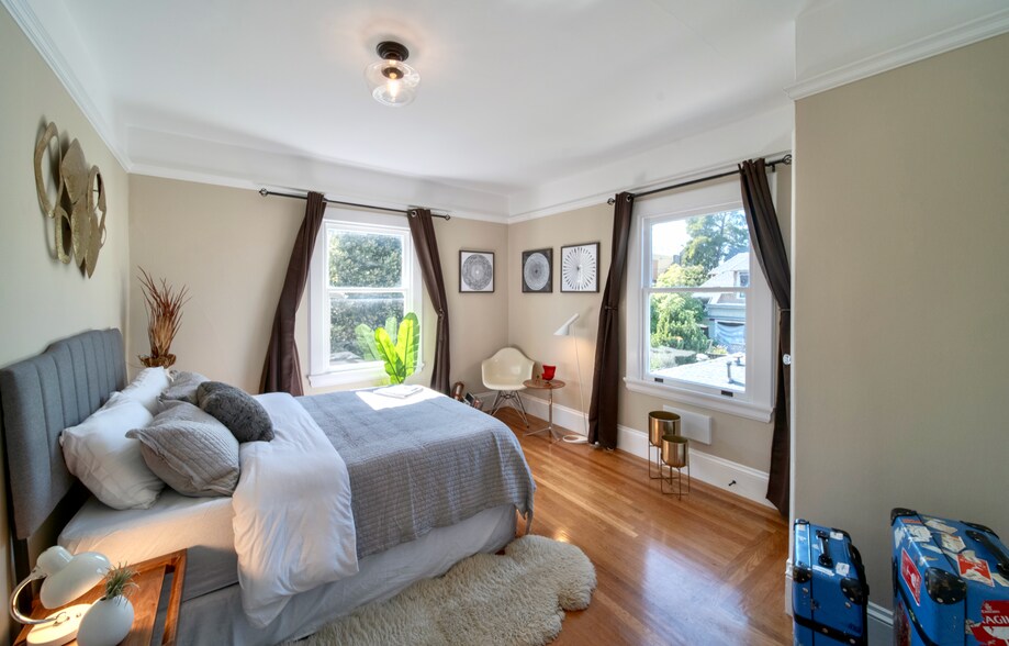 More Photos Of 435 Vernon St, Oakland Specialty For Sale