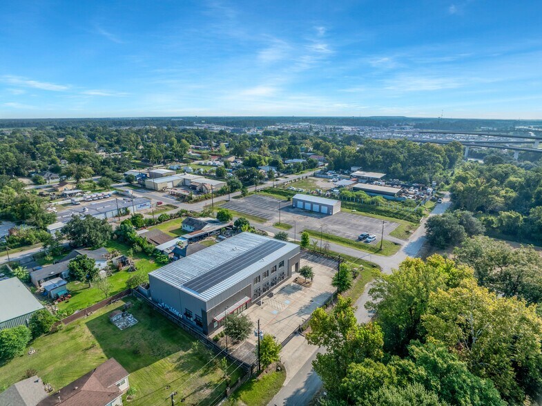 More Photos Of 5939 Albert Dr, Humble Light Distribution For Sale