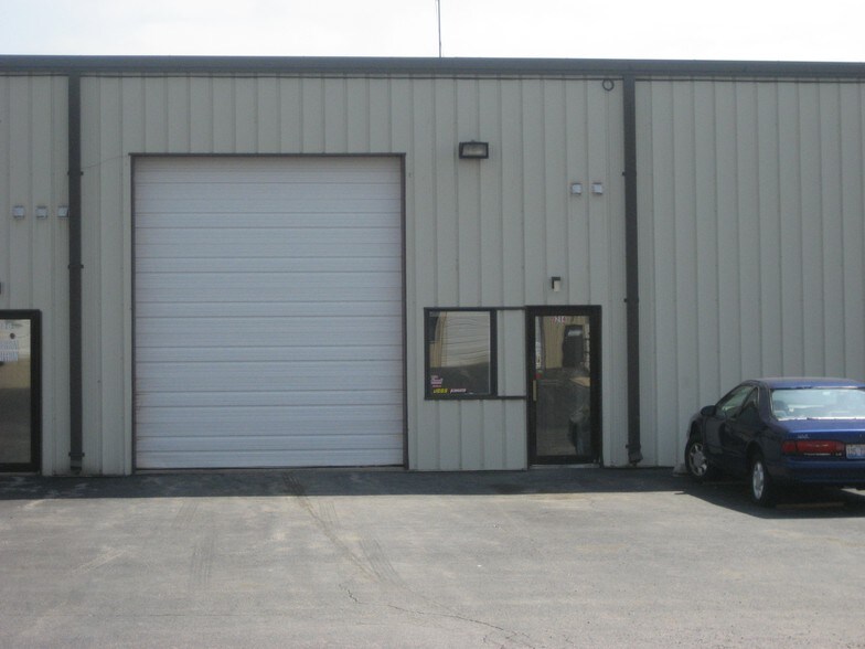 More Photos Of 9210-9228 Trinity Dr, Lake In The Hills Service For Lease