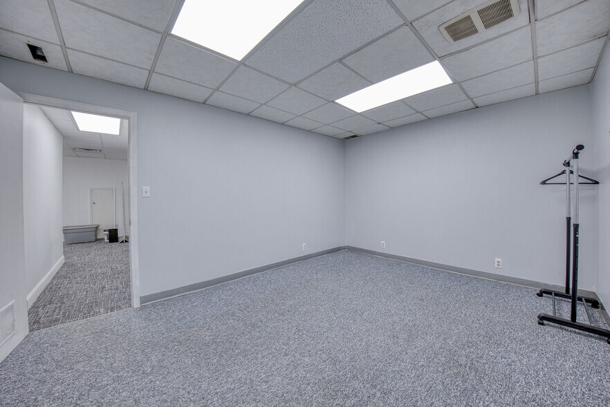 More Photos Of 226 Washington St, Newell Storefront Retail Residential For Sale