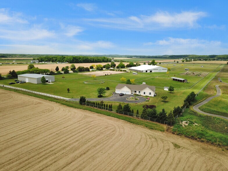 More Photos Of 1200 Cross River Dr, Riverhead Horse Stables For Sale