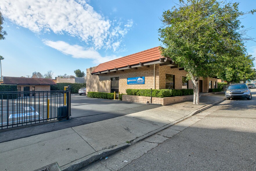 More Photos Of 2900 W Broadway, Los Angeles Office For Sale