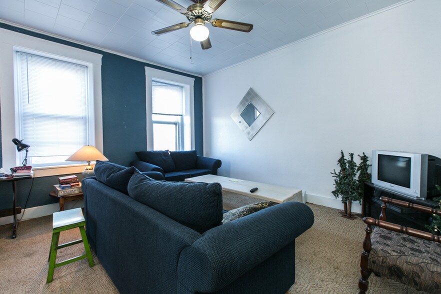 More Photos Of 302-304 S River Park Dr, Guttenberg Apartments For Sale