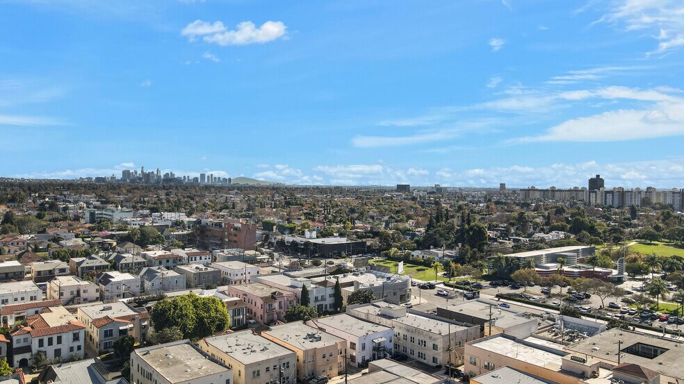 More Photos Of 321 N Sierra Bonita Ave, Los Angeles Multifamily For Sale