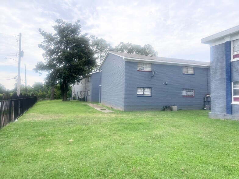 More Photos Of 1095 Merriwether Ave, Memphis Apartments For Sale