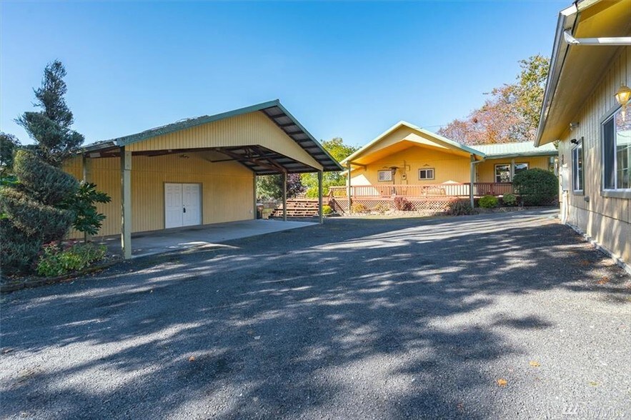 More Photos Of 2175 Jackson Hwy, Chehalis General Retail For Sale