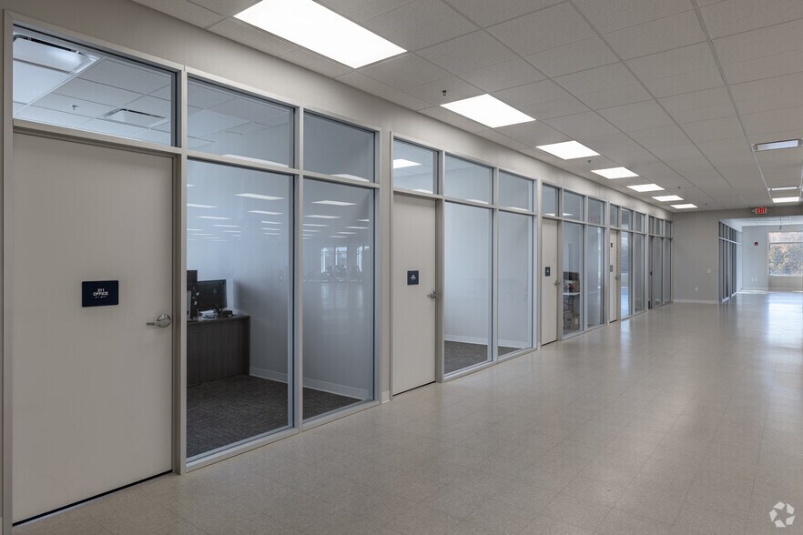 More Photos Of 200 S Pemberton Rd, Pemberton Distribution For Lease