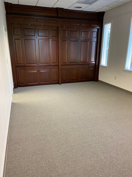 More Photos Of 333 Sandy Springs Cir NE, Sandy Springs Office For Lease