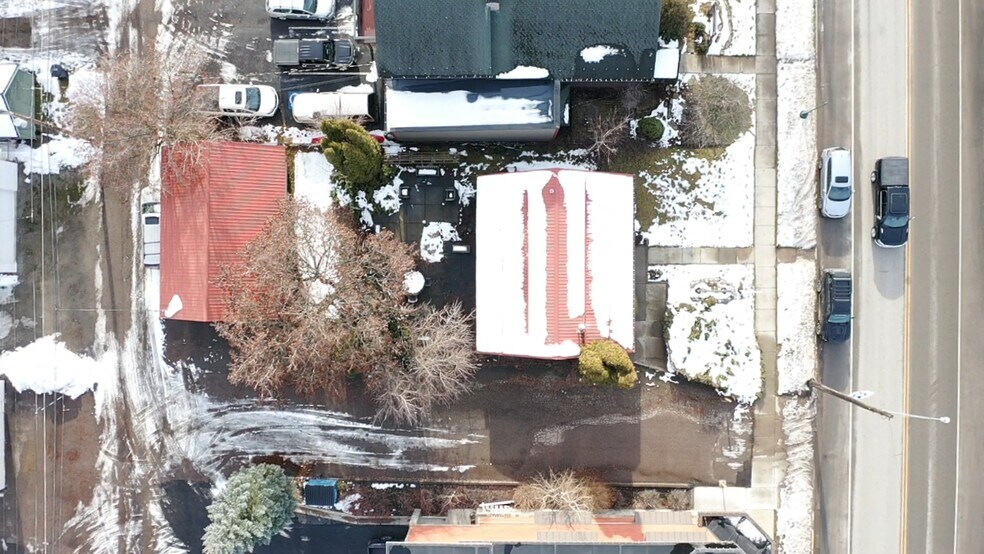 More Photos Of 327 Spokane Ave, Whitefish Flex For Sale