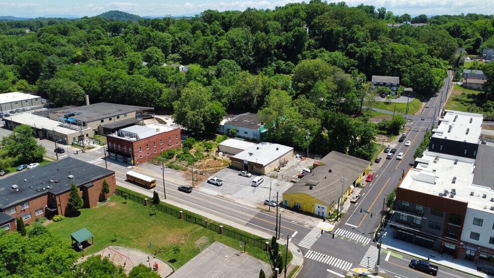 More Photos Of 808 Sevier Ave, Knoxville Freestanding For Sale