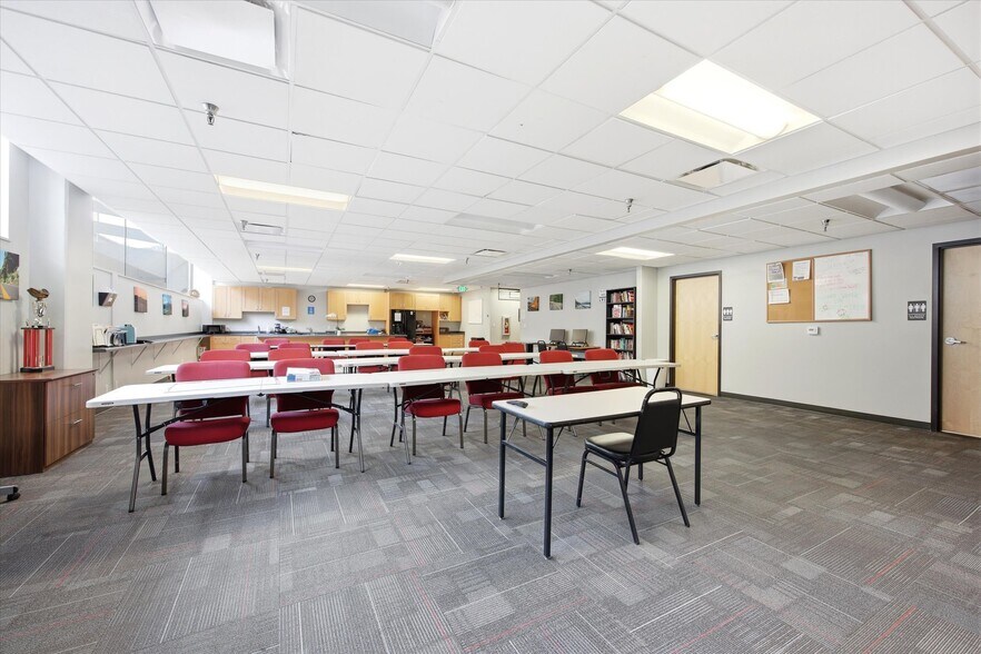 More Photos Of 2450 E Fort Union Blvd, Cottonwood Heights Office For Sale
