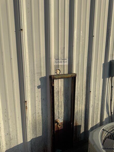 More Photos Of 4616 Enterprise Dr, Bartonville Industrial For Sale