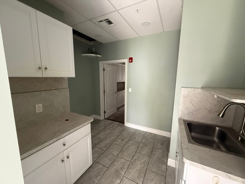More Photos Of 213 Lake Ave, Saint James Storefront Retail Office For Lease