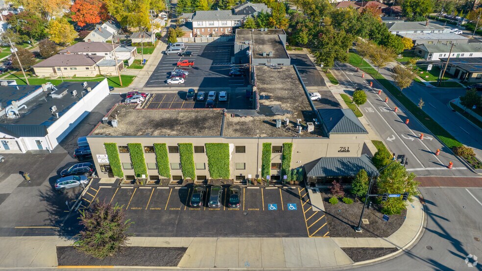 More Photos Of 751 Northwest Blvd, Columbus Office For Lease