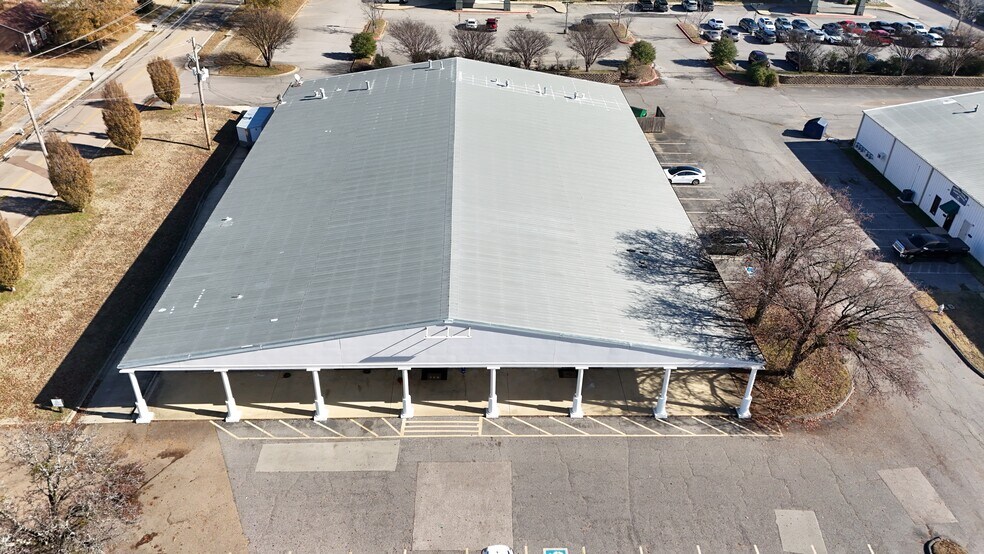 More Photos Of 450 Highway 72, Collierville Freestanding For Sale