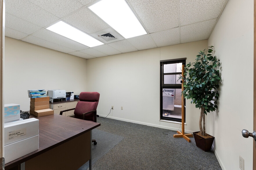 More Photos Of 112 Old Mill Rd, Cartersville Research And Development For Sale