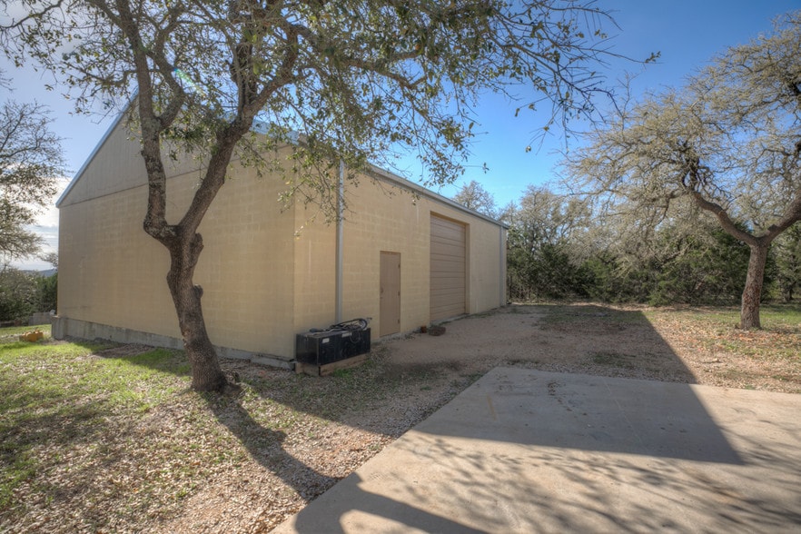 More Photos Of 30665 N Us Hwy 281, Bulverde Office For Sale