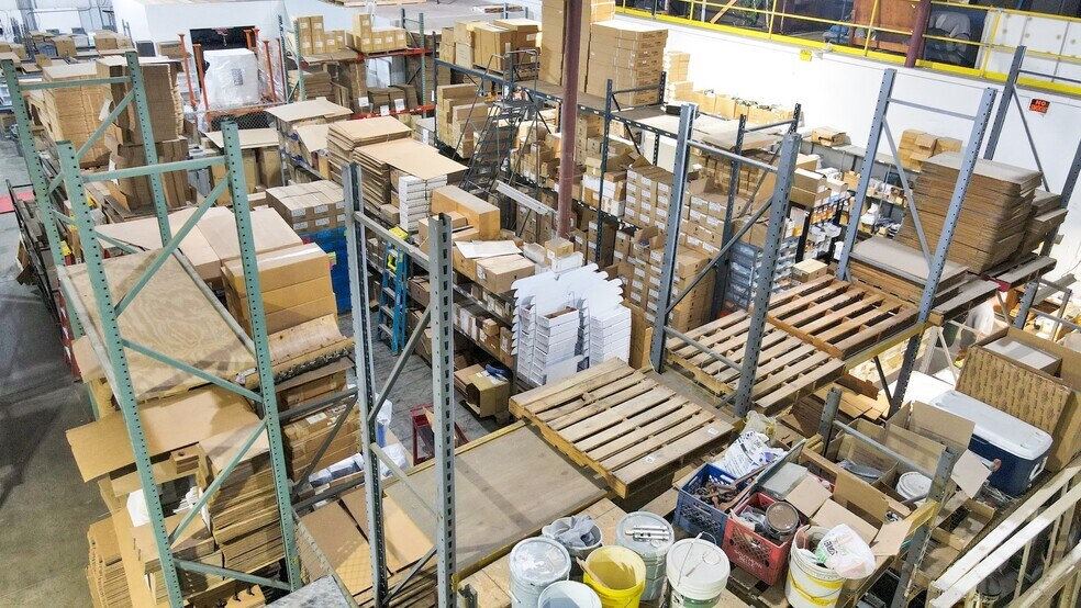 More Photos Of 961 N Main St, Mansfield Warehouse For Lease