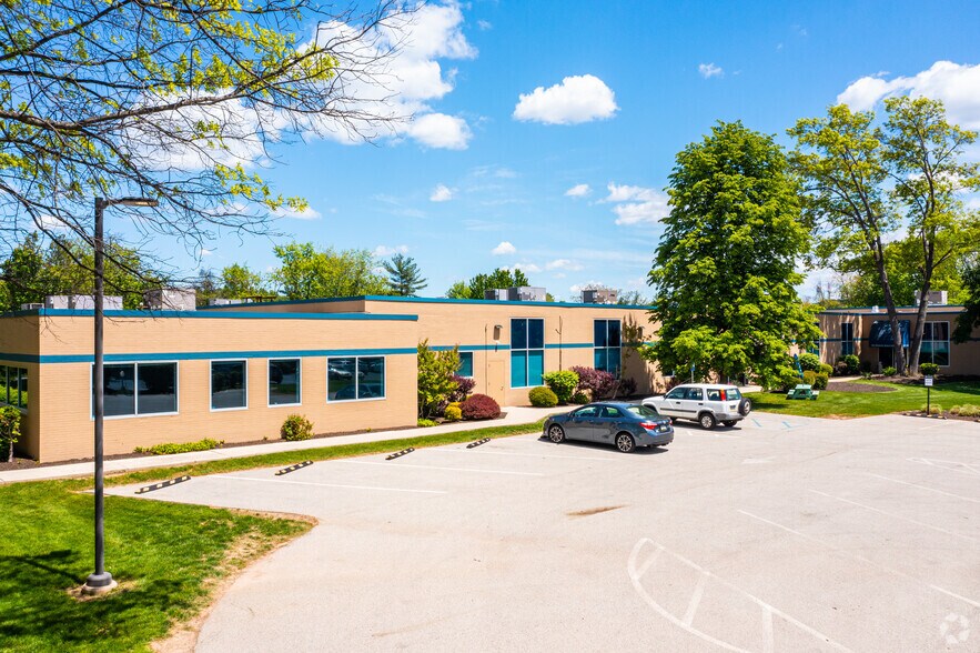 More Photos Of 425 Commerce Dr, Fort Washington Office For Lease