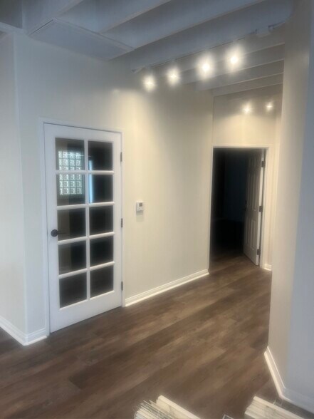 More Photos Of 4110 Cahuenga Blvd, Toluca Lake Office Residential For Lease