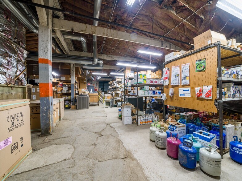 More Photos Of 50 Franklin St, Batavia Flex For Sale