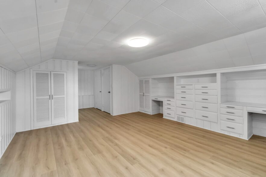 More Photos Of 12482 Broadway St, Alden General Retail For Sale