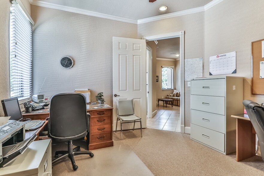 More Photos Of 5501 Louetta Rd, Spring Office For Sale