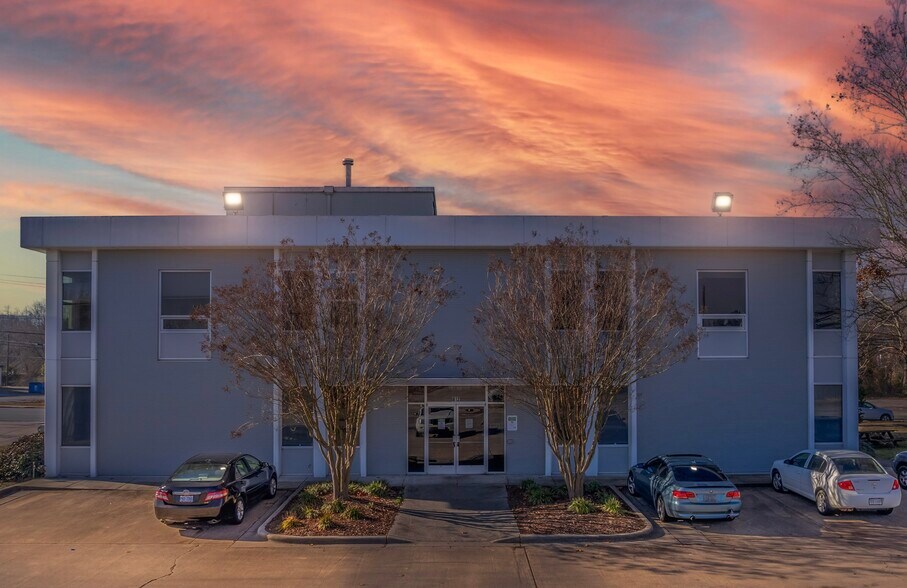 More Photos Of 812 W Innes St, Salisbury Medical For Sale