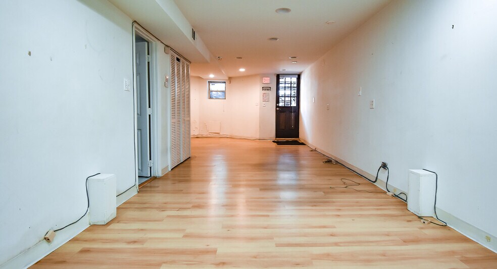 More Photos Of 37 Florida Ave NE, Washington Office For Sale