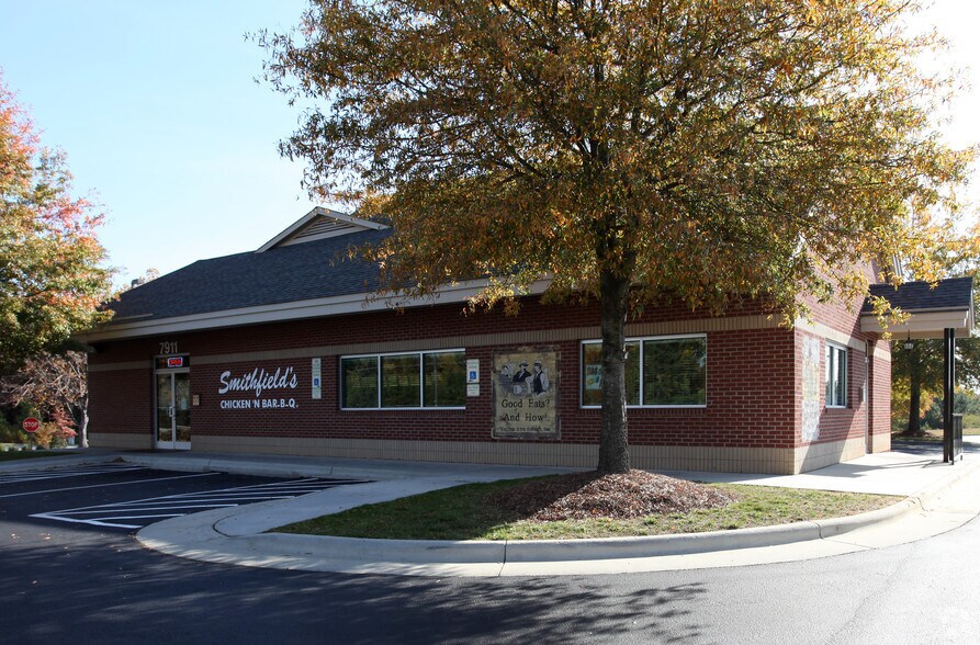 More Photos Of 7955 Fayetteville Rd, Garner Unknown For Lease