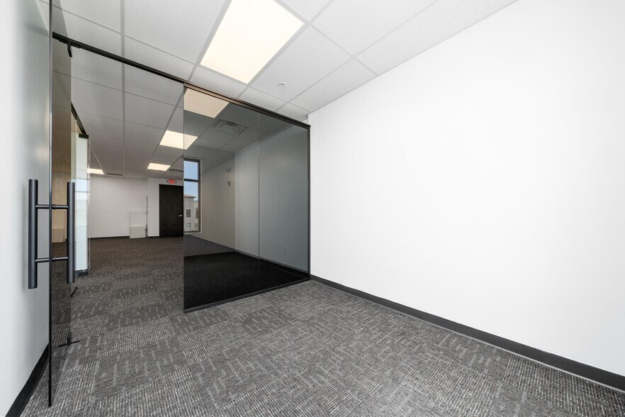 More Photos Of 13550 Village Park Dr, Orlando Office For Lease