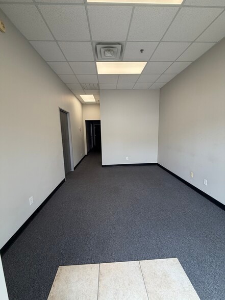 More Photos Of 2810 W Pioneer Pky, Dalworthington Gardens Industrial For Lease
