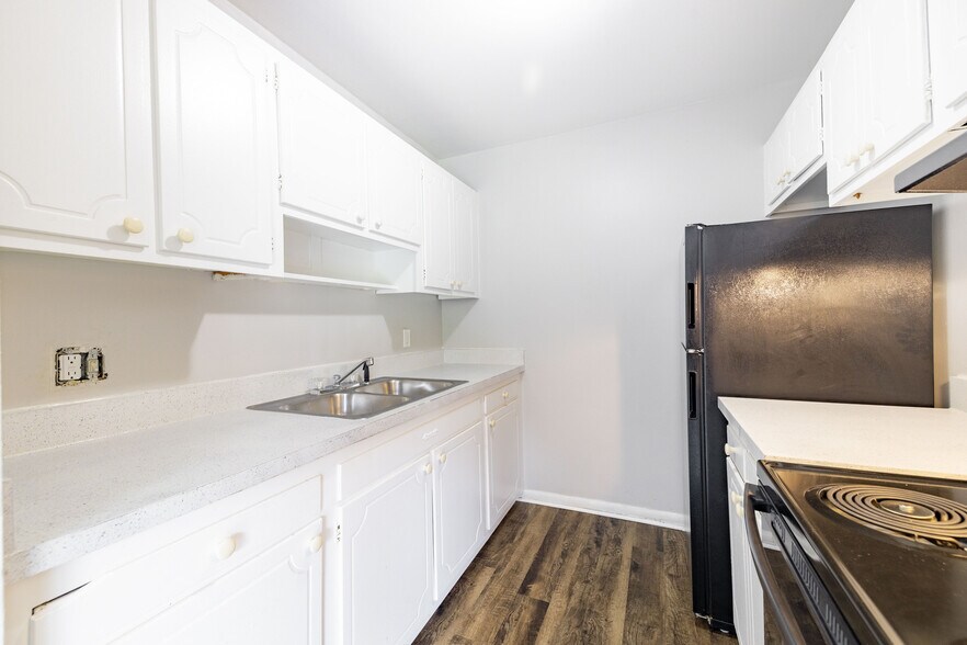 More Photos Of 3651 Balfour Ct, Flint Multifamily For Sale